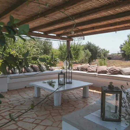 Td Il Vecchio Fienile Outdoor Kitchen Wpool View